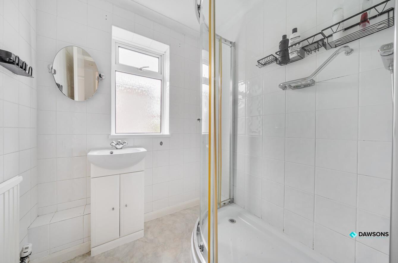 Broad Parks, West Cross, Swansea, SA3 5NZ